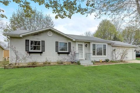 311 Meadow Ln, Poynette, WI 53955