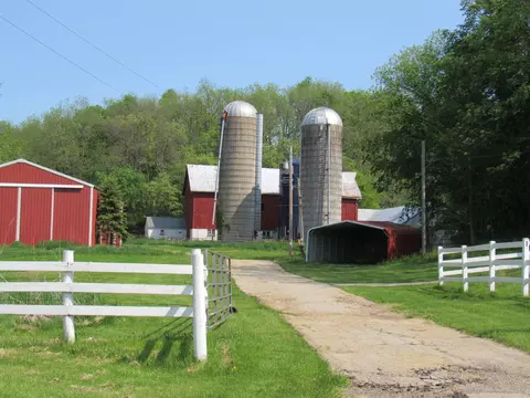 n9245 Wisconsin 78, Blanchardville, WI 53516