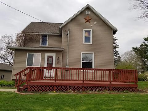 213 West St, Mount Hope, WI 53816