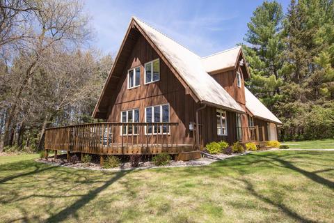 4061 County Road J, Benton, WI 53803