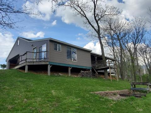 58379 Mississippi Ridge Ln, Eastman, WI 54626