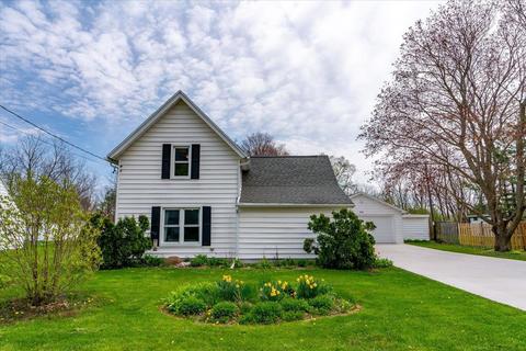 318 N Rutland Ave, Brooklyn, WI 53521