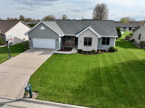 2458 Stonefield Ln, Janesville, WI 53546