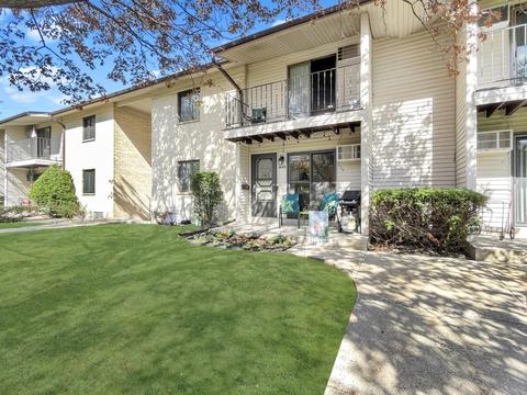 1649 S Coachlight Dr, New Berlin, WI 53151