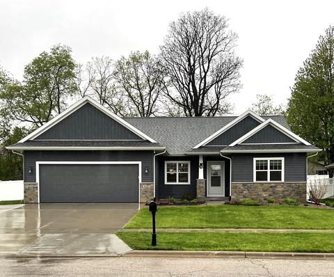 4263 Huntinghorne Dr, Janesville, WI 53546