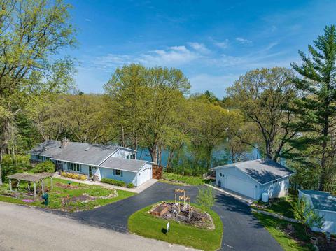 310 Fish Ln, Oxford, WI 53952