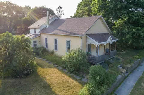 407 S Main St, Deerfield, WI 53531