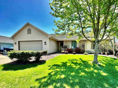 4376 Fox Hills Dr, Janesville, WI 53546