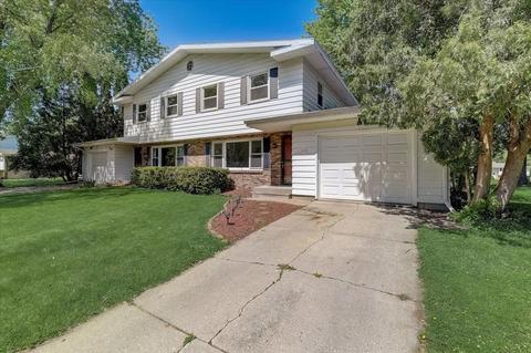 3018-20 Churchill Dr, Madison, WI 53713