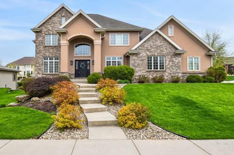 9819 Fallen Leaf Dr, Middleton, WI 53562
