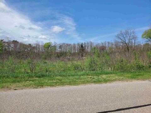 7 Th St, Avoca, WI 53506