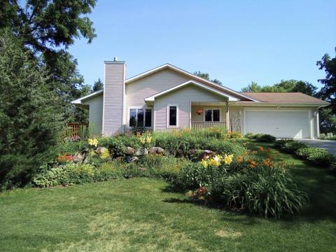 126 Curtiss St, Mazomanie, WI 53560