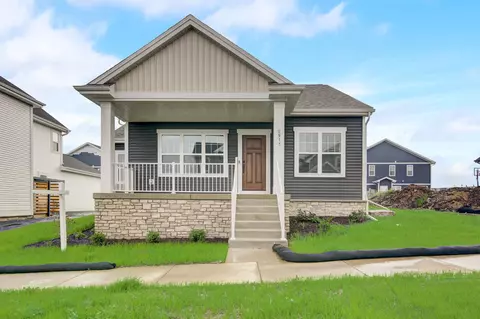 2911 Mizuna Dr, Fitchburg, WI 53711