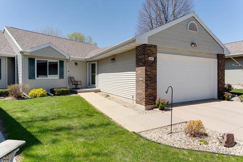 647 Kensington Sq, Stoughton, WI 53589