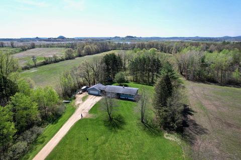 33215 Grosbeak Ave, Camp Douglas, WI 54618