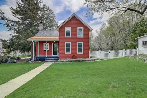 501 7th Ave, New Glarus, WI 53574