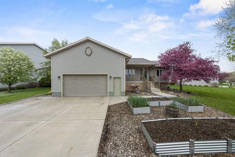 850 Merri Hill Dr, Oregon, WI 53575
