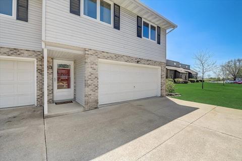 213 Broadway Dr, Sun Prairie, WI 53590
