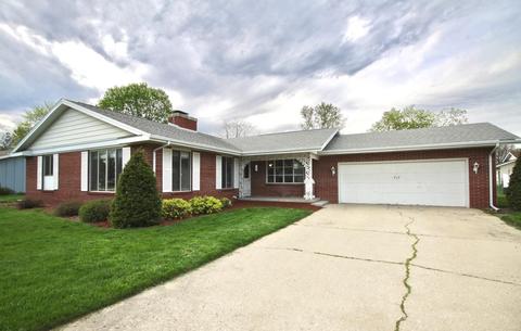 717 E Petunia Ln, Beloit, WI 53511