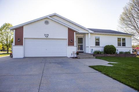 315 Kleine St, Deerfield, WI 53531