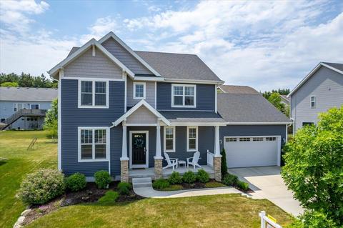 569 Chads Xing, Verona, WI 53593