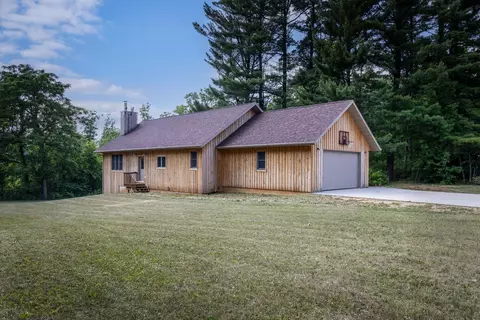 s407 Woefl Road, Lyndon Station, WI 53944