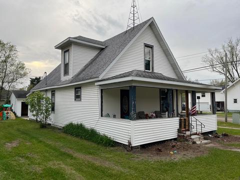 101 S Pine St, Adams, WI 53910