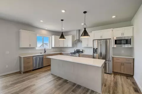 673 Ridge View Ln, Oregon, WI 53575