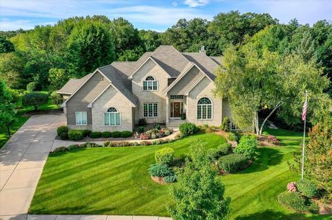 1156 Mcmahon Dr, Sun Prairie, WI 53590