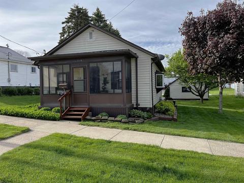 1118 16th St, Monroe, WI 53566