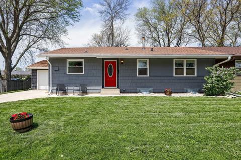 914 Pine St, Sun Prairie, WI 53590