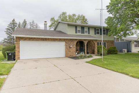466 Neevel Ave, Waupun, WI 53963