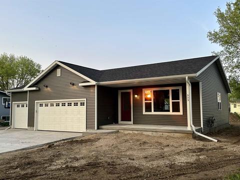 323 Meadow Ln, Mazomanie, WI 53560