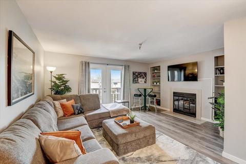 330 N Allen St #4, Madison, WI 53726