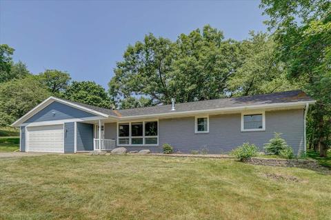3174 Fjelstad Ln, Mcfarland, WI 53558