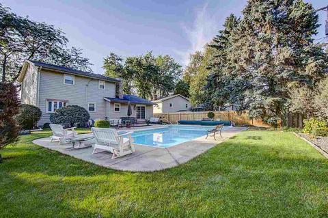 125 Garnet Dr, Sun Prairie, WI 53590