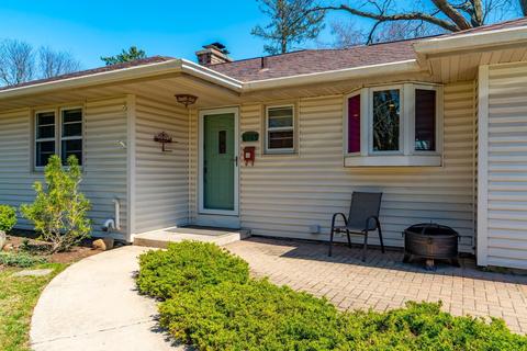 625 Charles Ln, Madison, WI 53711