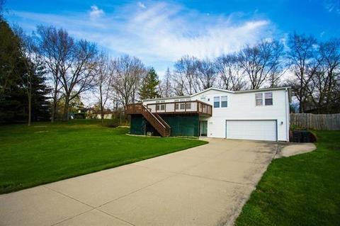 2721 S High Crest Rd, Beloit, WI 53511