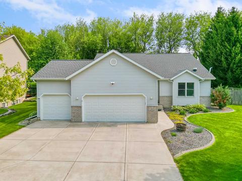 3225 Edmonton Dr, Sun Prairie, WI 53590