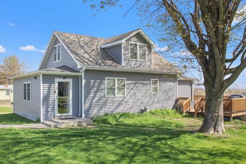 2930 N Percival St, Hazel Green, WI 53811