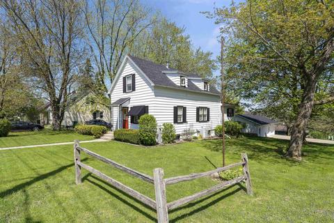 401 Lake St, Mount Horeb, WI 53572