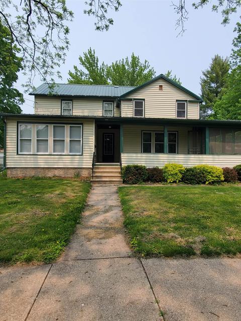 405 E Bluff St, Boscobel, WI 53805