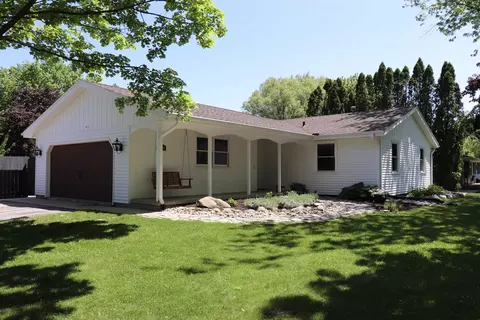 1029 N Madison St, Stoughton, WI 53589
