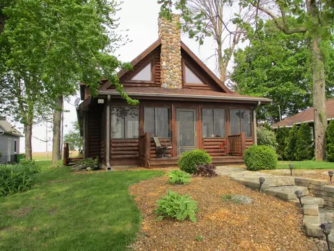n10598 Howard Drive, Fox Lake, WI 53933