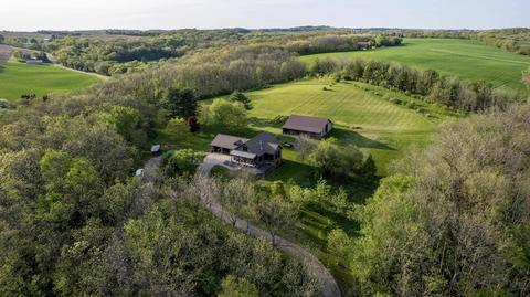8014 W Hill Point Rd, Cross Plains, WI 53528