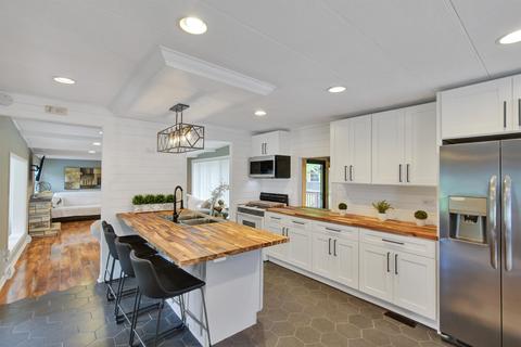 1879 Lakeview Dr, Friendship, WI 53934