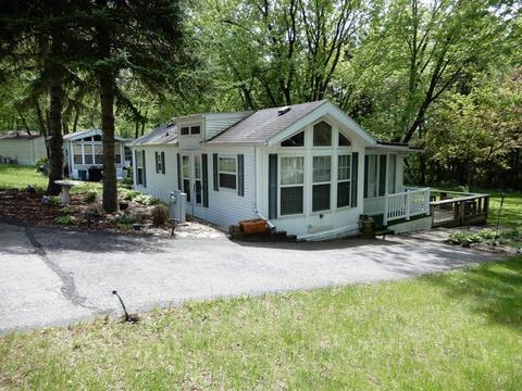 545 Glendale Dr, Edgerton, WI 53534