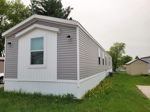 115 Silver Dr, Reedsburg, WI 53959