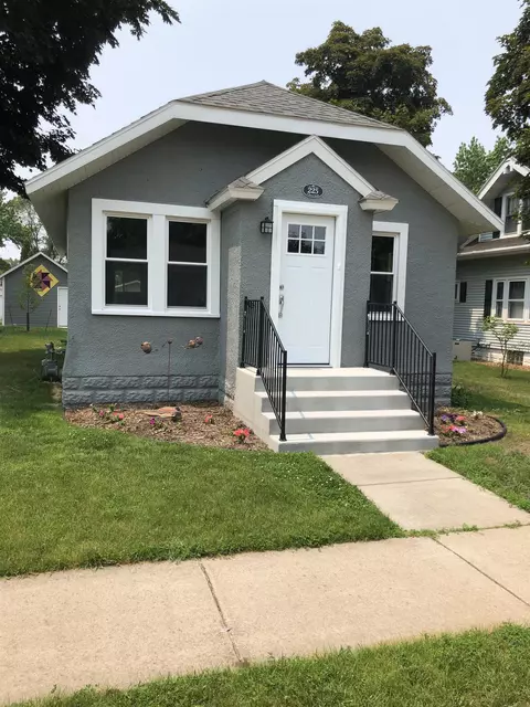225 S Pierce St, Adams, WI 53910