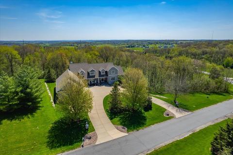 4844 Champions Run, Middleton, WI 53562